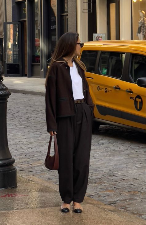 Fall Office Outfits For Women | Fall Office Outfits | Fall Office Outfits For Women Casual | Fall Office Outfits Women | Fall Office Outfits For Women 2024 | Fall Office Outfits For Women Plus Size | Fall Office Outfits 2024 | Fall Office Outfits For Women Work | Fall Office Outfits Black Women | Fall Office Outfits For Women Midsize | Fall Office Outfits For Curvy Women | Fall Office Outfits For Women Skirt | Fall Office Outfits Aesthetic | Office Appropriate Fall Outfits | Office Attire Women Black Loose Pants, Fleece Jacket Outfit, Midsize Fall Outfits, Corporate Girl, Fall Office Outfits, Work Appropriate Outfits, Japan Outfits, Parisian Outfits, Business Casual Fall