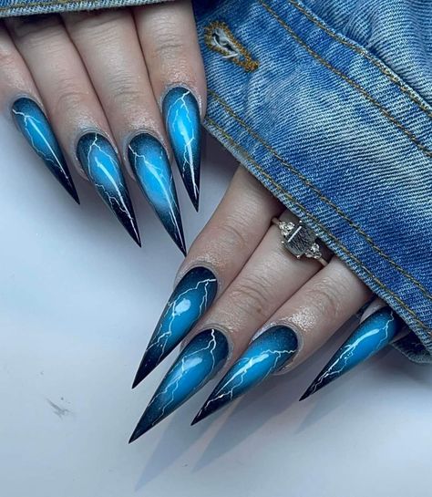 Gothic Blue Nails, Blue Goth Nails, Dip Colors, Blue Stiletto Nails, Red Ombre Nails, Acrylic Nails Stiletto, Nail 2023, Lips Nails, Pointy Nails