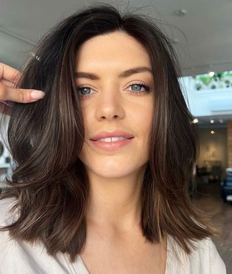 Collar Bone Length Hair Cuts, Lob Haircut Straight, Collarbone Length Hair, Oval Face Haircuts, Medium Length Hair With Layers, Oval Face Hairstyles, Lob Hairstyle, Lob Haircut, Shoulder Length Hair Cuts