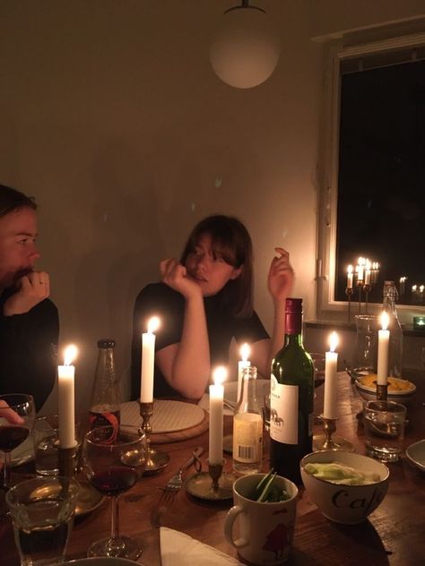 Voulenteer Aesthetic, Friends Dinner Party Aesthetic, Mid 20s Aesthetic, Early 20s Aesthetic, In Your 20s Aesthetic, Classy Party Aesthetic, Wine And Candles, Loft Party, Dinner Party Aesthetic