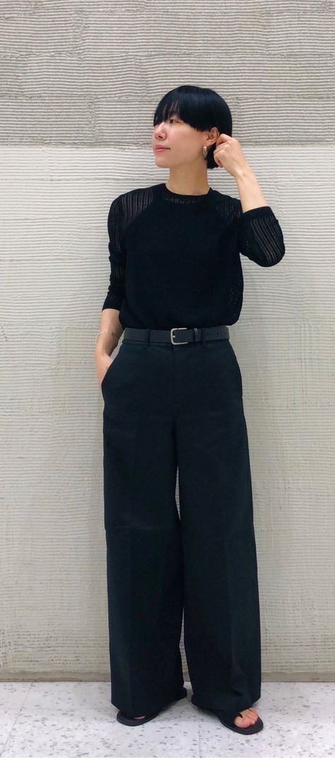 Classic Wide Leg Washed Black Pants, Black Denim Wide-leg Pants, Black Relaxed Fit Ankle-length Pants, Washed Black Wide-leg Pants With Relaxed Fit, Black Linen Ankle-length Wide Leg Pants, French Style Outfits, Uniqlo Style, Black Wardrobe, Capsule Wardrobe Work