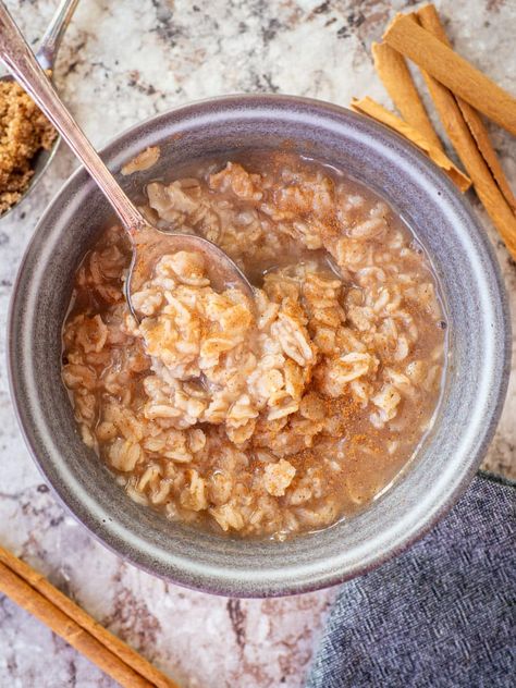 Brown Sugar Cinnamon Oatmeal - The Nessy Kitchen Brown Sugar Cinnamon Oatmeal, Instant Porridge, Instant Oatmeal Packets, Brown Sugar Oatmeal, Breakfast Oatmeal Recipes, Oatmeal Packets, Cinnamon Oatmeal, Instant Oatmeal, Oatmeal Pancakes