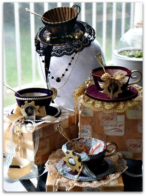 Goth Corsets, Fascinators Hats, Moda Steampunk, Steampunk Party, Mode Steampunk, Tea Hats, Steampunk Top Hat, Cloche Hats, Fashion Goth