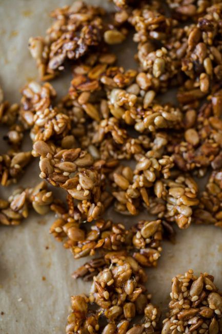 Sunflower Seed Recipes, Sesame Seeds Recipes, Salad Topping, Vegetarian Gluten Free, Plats Healthy, Grain Bowls, Paleo Recipe, Sesame Seed, Nut Recipes