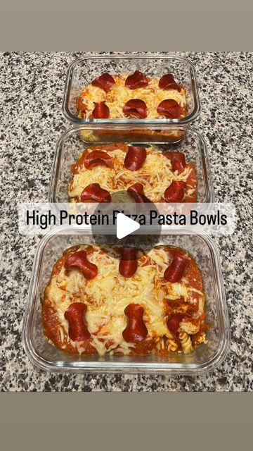 Meal Prep Pizza Bowl, Pizza Bowl Meal Prep, Single Serve High Protein Meals, High Protein Pizza Bowl, High Protein Shredded Chicken Recipes, Small Protein Meals, What To Cook When You Have No Food, Low Cal High Protein Meal Prep, High Protein Pasta Meals