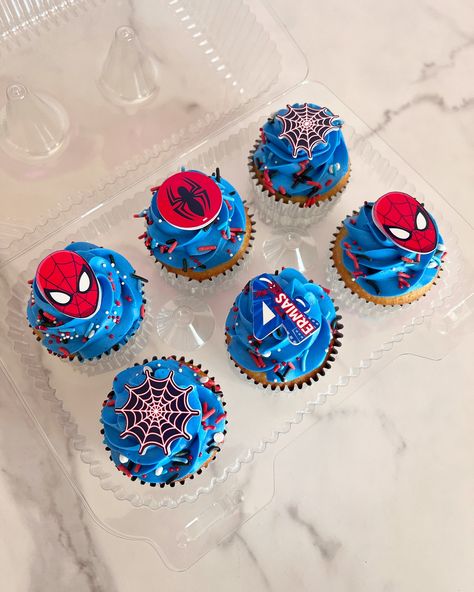 Spiderman themed birthday cake and cupcakes. Custom cakes in Orlando Fl./Tortas personalizadas en Orlando Fl #cakesinorlando #customcakesinorlando #thecitybeautifulcakes #cakeart #orlandofl #spidermancake #spidermanbirthday Spiderman Cupcakes Ideas, Birthday Cake And Cupcakes, Spidey Birthday, Spiderman Cupcakes, Cake And Cupcakes, Spiderman Cake, Cake Inspo, Themed Birthday Cakes, Spiderman Birthday