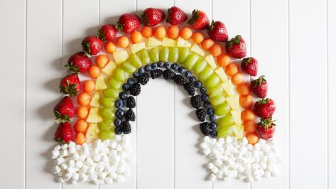 Rainbow Fruit Platters, Fruit Platters, Fruits Decoration, Fruit Plates, Fruit Kabobs, Fruits For Kids, Rainbow Fruit, Rainbow Food, Fruit Decorations