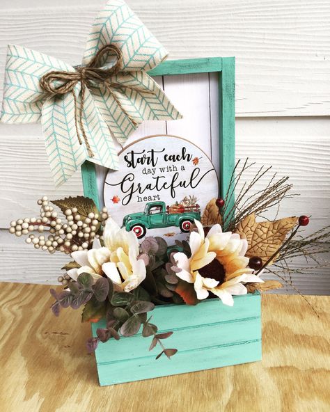 Crate Crafts, Fall Decor Dollar Tree, Dollar Store Diy Projects, Farmhouse Crafts, Decorating Ideas For The Home, Diy Dollar Tree Decor, Dollar Tree Decor, Dollar Tree Diy Crafts, Diy Dollar Store Crafts