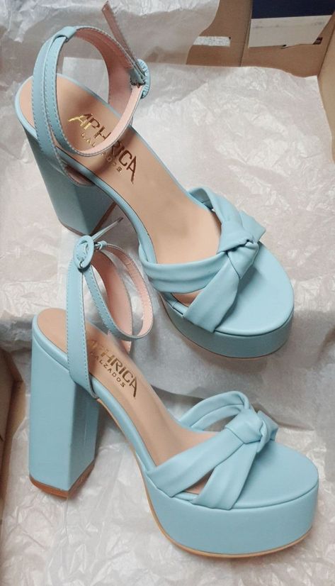 Elegant Things, Fashion Shoes Heels, Cute Shoes Heels, Shoes Heels Classy, Fashion Shoes Sandals, Shoes Outfit Fashion, Chic Heels, Into Fashion, Fashion Slippers