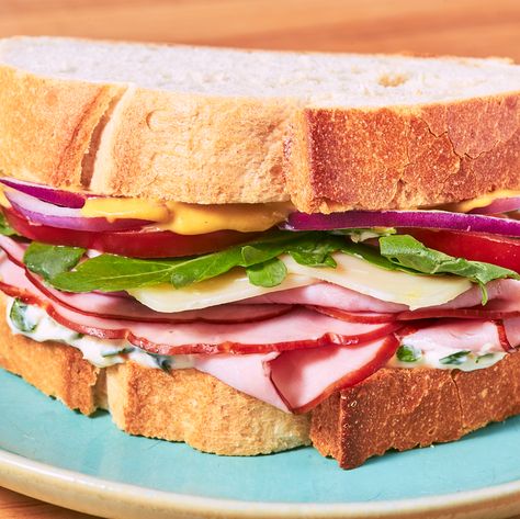 image Sandwiches Cold, Best Ham Sandwich, Ham Sandwich Recipes, Ham And Cheese Sandwiches, Sandwich Vegetarian, Ham Sandwich, Cafeteria Food, Cold Sandwiches, Bacon Sandwich