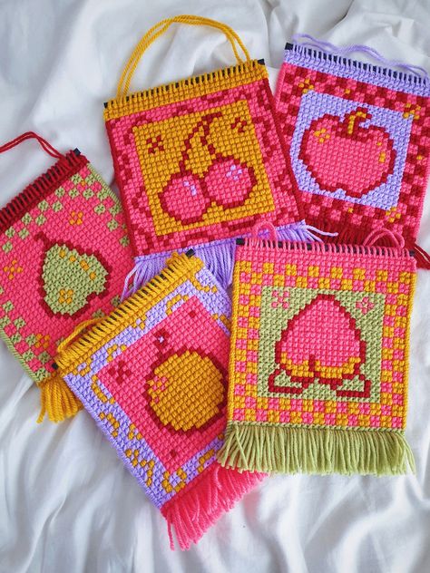 Crochet Patterns Tapestry, Mode Crochet, Crochet Wall Hangings, Pixel Crochet, Tapestry Crochet Patterns, Pola Kristik, Crochet Tapestry, Spark Joy, Diy Crochet Projects