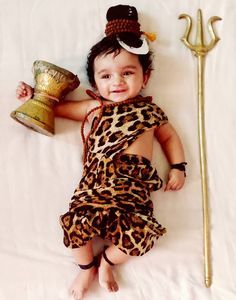 Sivratri Baby Photo Shoot, Vasant Panchami Baby Photoshoot, Sivarathri Baby Photoshoot, Every Month Baby Photo Ideas, Lohri Photoshoot Baby, Baby Shiva Photoshoot, Sankranti Baby Photoshoot Ideas, Monthly Birthday Ideas Baby Boy, Shivaratri Baby Photoshoot