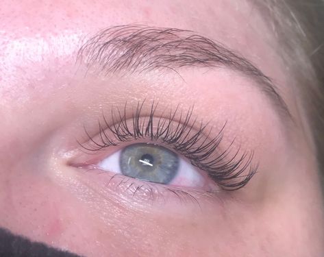 Classic Vs Hybrid Lash Extensions, Classic Hybrid Lashes, Eyelash Extensions Classic, Hooded Eyelids, Lash Extentions, Wispy Eyelashes, Natural Eyelash Extensions, Thick Lashes, Eyelash Extensions Styles