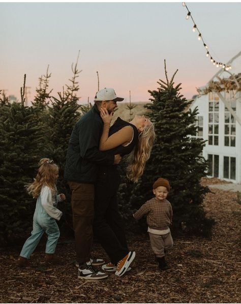 Christmas Tree Photoshoot, Christmas Tree Farm Pictures, Tree Farm Pictures, Christmas Tree Farm Mini Session, Farm Instagram, Tree Farm Photo Shoot, Christmas Tree Farm Photo Shoot, Tree Farm Mini Session, Christmas Photography Family