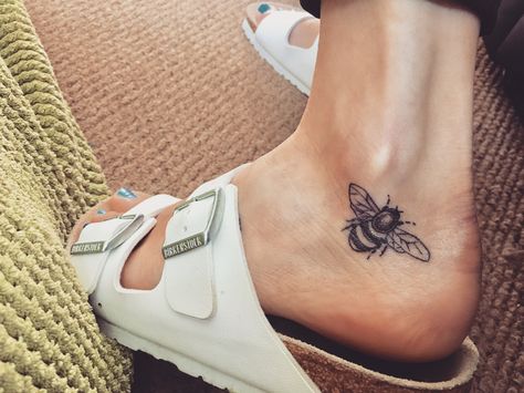 back of ankle!! Bee Tattoo On Ankle, Bee Tattoo Meaning, Tattoo On Ankle, Bumble Bee Tattoo, Tier Tattoo, Bee Tattoo, Sister Tattoos, Foot Tattoo, Ankle Tattoo