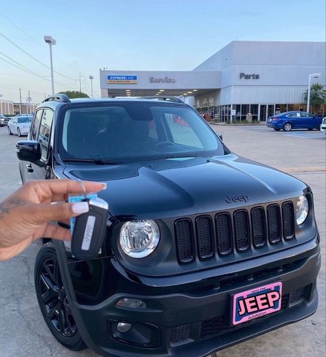 Image about prinxessvibess in Locations ⛱ by Jareese Jeep Renegade Accessories, Stile Kylie Jenner, Apartment Things, Car For Teens, White Jeep, 2015 Jeep Renegade, Girly Car Accessories, Girly Car, Dream Cars Jeep