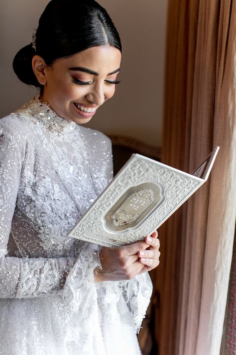 Jewish Wedding Dress, Jewish Wedding Ideas, Tznius Fashion, Jewish Wedding Invitations, Jewish Wedding Traditions, Jewish Bride, Hummingbird Nest Ranch, Lavish Wedding, Hummingbird Nest