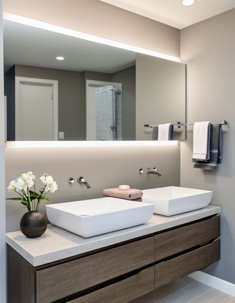 Wash, Dry, and Amaze: 47 Innovative Laundry Room Ideas You’ll Love Dual Vanity Bathroom Ideas, Double Vanity Lighting Ideas, Vanity Bathroom Ideas, Bathroom Double Vanity, Open Plan Bathrooms, Dual Vanity, Large Bathtubs, Luxury Master Bathrooms, Elegant Vanity