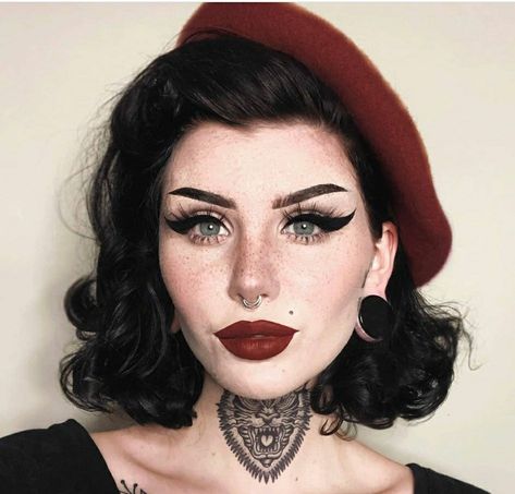 Portrait Tattoo Design, Makeup Artist Tattoo, Cabelo Pin Up, Psychobilly Fashion, Drag Make-up, Realistic Temporary Tattoos, 30 Weeks, Traditional Tattoo Design, Edgy Makeup