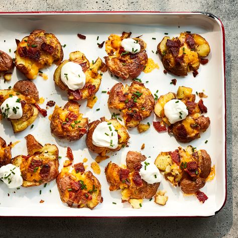 Crispy Smashed Loaded Potatoes Smashed Vegetables, Loaded Potatoes, Veggie Side Dish, Creamed Potatoes, Loaded Potato, Smashed Potatoes, Veggie Side Dishes, Fresh Chives, Seasoning Recipes