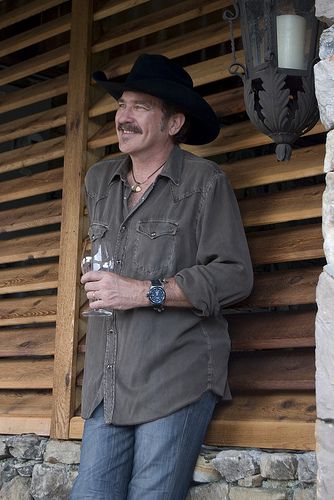 Country Singer Kix Brooks- at his winery Kix Brooks, Brooks And Dunn Album Covers, Garth Brooks Lyrics, Garth Brooks Songs, Brooks Glycerin 21, Garth Brooks Concert, Modern Cowboy, Best Country Music, Best Country Singers