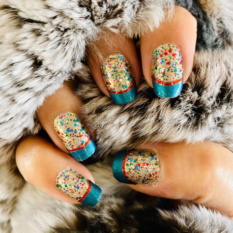 Glitzburg/Holy teal-edo Color Street Cover Photos, Teal And Red Wedding, Color Street Mixed Mani Ideas, Color Street Nails Combos, Mixed Mani Ideas, Color Street Nails Ideas, Color Street Mixed Mani, Multicolored Nails, Color Street Mani