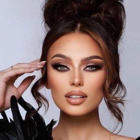 BQG | The Pageant Resource on Instagram Pagent Makeup Miss Usa, Pageant Makeup For Brunettes Green Eyes, Miss America Makeup, Miss Usa Makeup, Pageant Glam Makeup, Pagent Make Up, Pageant Makeup For Brunettes, Pagent Makeup, Beauty Pageant Makeup