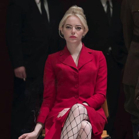 Emma as Annie Landsberg in 'Maniac' 😍#emmastone #maniac #netflix Emma Stone Gwen Stacy, Emma Stone Style, Sharon Stone, Black Fishnets, Emma Stone, Gal Gadot, American Actress, Lady In Red, Beauty Women