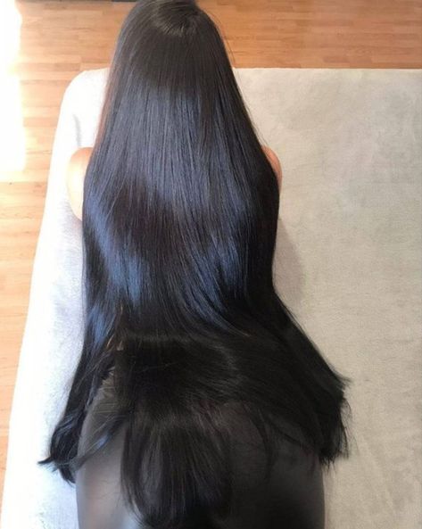 Shiny Black Hair, Black Hair Aesthetic, Long Shiny Hair, Long Silky Hair, Jet Black Hair, Really Long Hair, Long Dark Hair, Super Long Hair, Long Black Hair