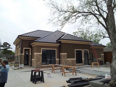 Commercial Metal Roof Looking Great Exterior Stucco, Roofing Colors, Stucco Colors, Exterior House Colors Stucco, Roof Trim, Stucco Homes, Brown House, Stucco Exterior, Metal Roofing