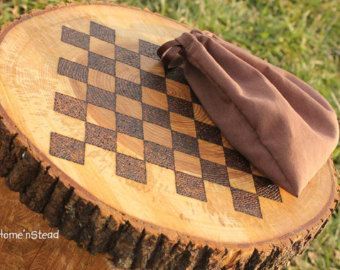 Tre Kunst, Wood Burn Designs, Woodburning Projects, Wood Burning Crafts, Wood Burning Patterns, Diy Holz, Wood Burning Art, Wooden Chess, Wood Creations