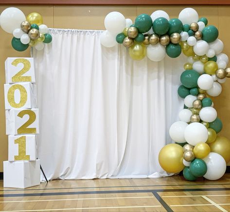 Ball Cake, Backdrop Decor, Prom 2024, Stage Decoration, Food Display, Stage Decorations, Backdrop Decorations, Birthday Backdrop, Balloon Garland