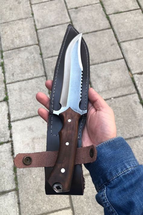 Hunting bowie Knife, custom handmade stainless steel with leather sheath. This hunting knife is used in camping, hunting, coking, use as a pocket knife bot knife and also gift on birthdays to him/her. #HuntingBowieKnife #CustomHandmade #StainlessSteelKnife #LeatherSheath #CampingGear #HuntingTool #CookingCompanion #PocketKnife #GiftIdea #BirthdayGift #OutdoorAdventure #KnifeEnthusiast #HighQualityCraftsmanship #OutdoorEssential #KnifeSkills #VersatileBlade Arcana Oc, Diy Knife, Hunting Tools, Butterfly Knife, Fillet Knife, Santoku Knife, Outdoor Essentials, Bowie Knife, Knife Handles