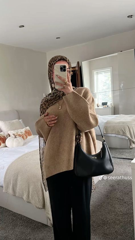 Modest Outfits Muslim Casual, Comfortable Jeans Outfit, Pashmina Outfit, Hijabi Winter Outfits, Modest Winter Outfits, Modest Outfits Muslim, Modest Girly Outfits, Outfits Muslim, Modest Summer Fashion