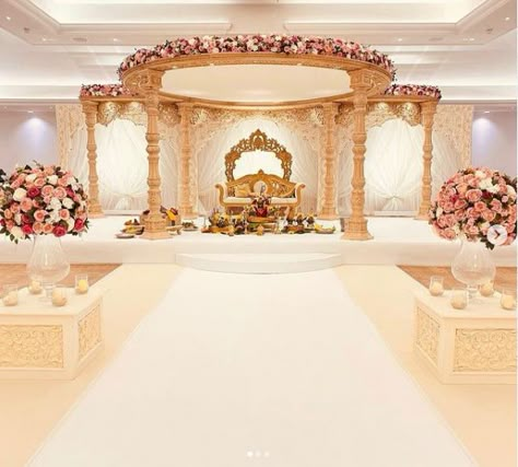 Tamil Wedding Decor, Mandap Decoration Ideas, Wedding Mandap Decoration, Hindu Decor, Mehendi Decoration, Western Wedding Decorations, Indian Wedding Venue, Hindu Wedding Decorations, Indoor Wedding Decorations