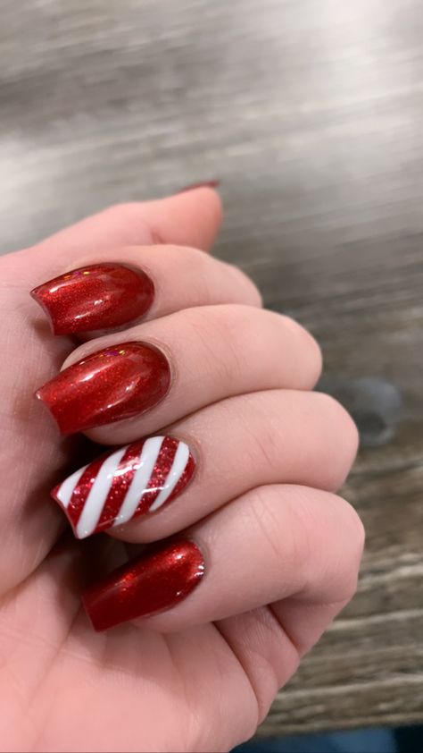 Candy Cane Design Nails, Red Candy Cane Christmas Nails, Christmas Nails Red Candy Cane, Christmas Nail Green And Red, Red And White Christmas Acrylic Nails, Candy Came Nails Design, Sparkly Candy Cane Nails, Red Nails With Candy Cane Accent, Red Christmas Nails Candy Canes