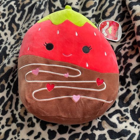 Squishmallow, Scarlet The Strawberry Squishmallows Strawberry, Food Squishmallows, Strawberry Squishmallow, Squish Mallow, Gifts Board, Stuff Animals, Chocolate Covered Strawberry, Food Drawings, Strawberry Chocolate