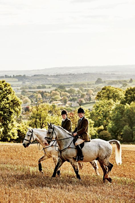 Costwolds charm: The quintessential English countryside - International Traveller Horse Chestnut Trees, England Countryside, British Country, Quaint Village, British Countryside, Picture Postcards, The Cotswolds, Village Life, English Countryside