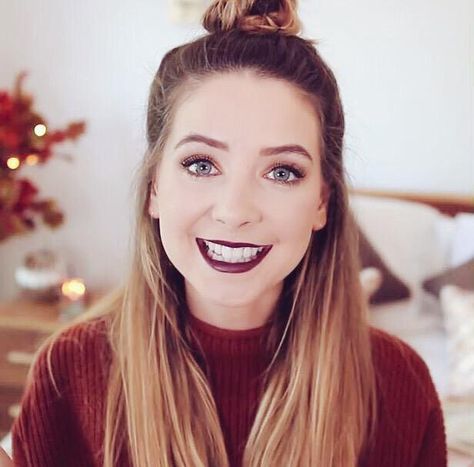 Zoe Sugg Hair Short, Zoella Makeup, Zoe Sugg Pregnant, Pretty Celebs, Tanya Burr, Zoe Sugg, Beauty Vlogger, Zoella, Winter Makeup