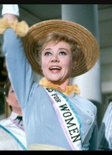 *MRS. BANKS (Glynis Johns) ~ Mary Poppins, 1964....Votes for women in Mary Poppins! Winifred Banks, Mary Poppins Movie, Glynis Johns, Mary Tudor, Angela Lansbury, Send In The Clowns, Entertainment News Celebrities, Hollywood Cinema, Julie Andrews