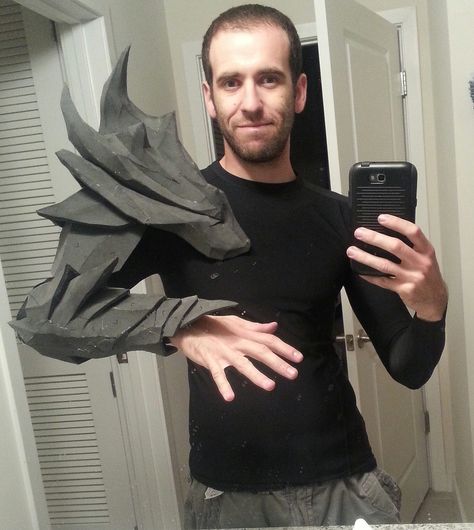 Skyrim Daedric Armor - Foam Build (COMPLETE! Pic Heavy) | Page 2 | RPF Costume and Prop Maker Community Skyrim Daedric Armor, Eva Foam Armor, Daedric Armor, Armadura Cosplay, Foam Armor, Diy Cosplay, Costume Armour, Prop Maker, Costume Tutorial