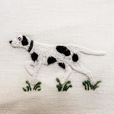 Landscape Quilting, French Knot Stitch, French Knot Embroidery, Dog Embroidery, Embroidered Handkerchief, String Art Patterns, Embroidery Videos, Embroidery Works, Embroidered Tote