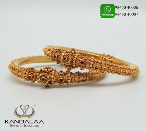 Kangan Bangles Gold, Kada Bangles Gold Design, Gold Kada Design For Women, Big Earrings Gold, Gold Reference, Kada Bangles, Gold Kada, Indian Wedding Jewelry Sets, Delicate Gold Jewelry