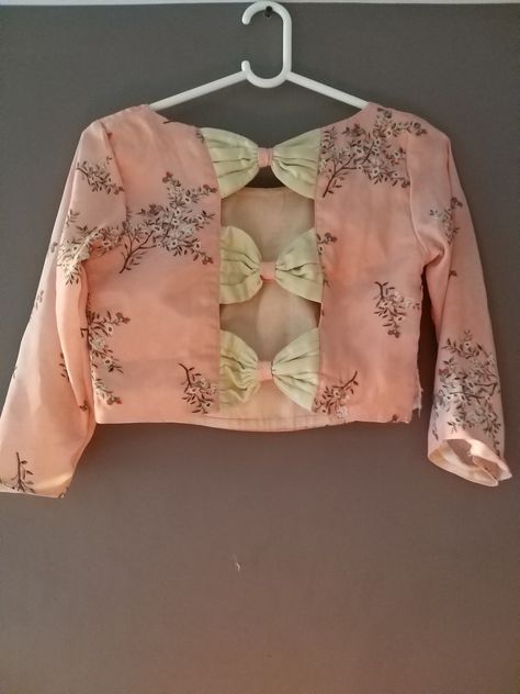 Blouse Degine, Ruffle Blouse Designs, Blouse Hangings, 50 Blouse Designs, Patch Blouse, Blouse Back Neck, Blouse Designs High Neck, Cotton Blouse Design, Blouse Designs Catalogue