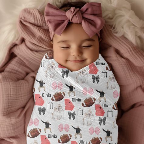 🐾 Calling all Georgia Bulldogs fans!🏈 Wrap your little one in team spirit with our adorable swaddle blanket! Perfect for cozy cuddles and game day outings. Handcrafted with love from soft breathable fabric. Get yours now and let your little dawg show their team pride from day one! #GeorgiaBulldogs #BabySwaddle #EtsyFinds Cozy Cuddles, Newborn Swaddle Blanket, Personalized Swaddle, Swaddle Baby, Augusta Georgia, Georgia Football, Newborn Swaddle, Personalized Baby Blanket, Trendy Kids