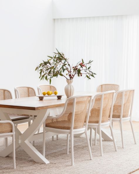 Seating up to 10 guests, host family and friends with ease this summer with the Mango Creek extension table. Available in multiple finishes and designs. #furniture #home #interiors #interiorstyling #homedecor #interiordesign #ozdesign Hamptons Dining Room, Hamptons Dining Table, Dining Table Grey, Mid Century Modern Traditional, Hamptons Dining, Coastal Dining Room, Grey Dining Tables, Table Extension, Luxury Dining Room