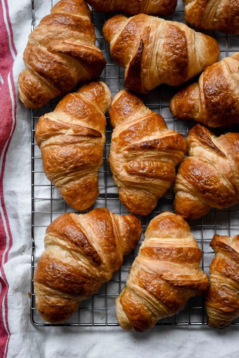 Classic French Croissants 2 Day Version French Croissants, Making Croissants, French Croissant, Dessert Chef, Homemade Croissants, French Recipe, Pizza Roll, Croissant Recipe, Toast Casserole