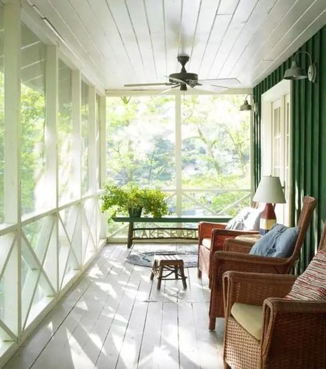 Southern Style Home, Porch Design Ideas, Screened Porch Designs, Vintage Porch, Porch Remodel, Cottage Renovation, Farmhouse Porch, Screened In Patio, Small Porches