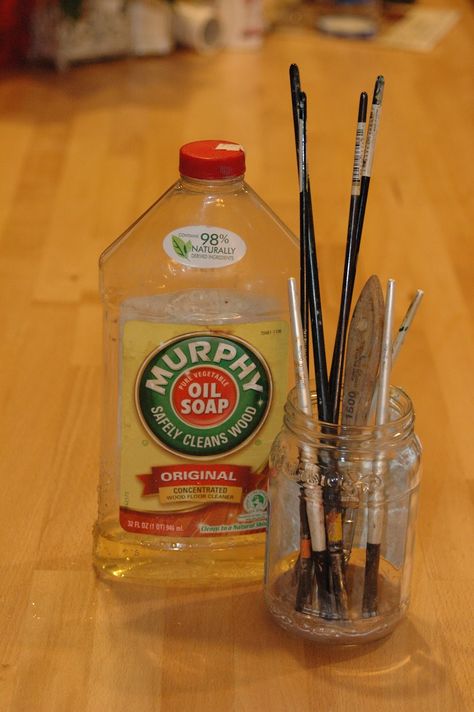 Oil Painting Tips And Tricks, Oil Tutorial, Cleaning Drawing, Murphy Oil Soap, Cleaning Paint Brushes, Oil Painting Tips, Frida Art, Oil Painting Techniques, Hair Brushes