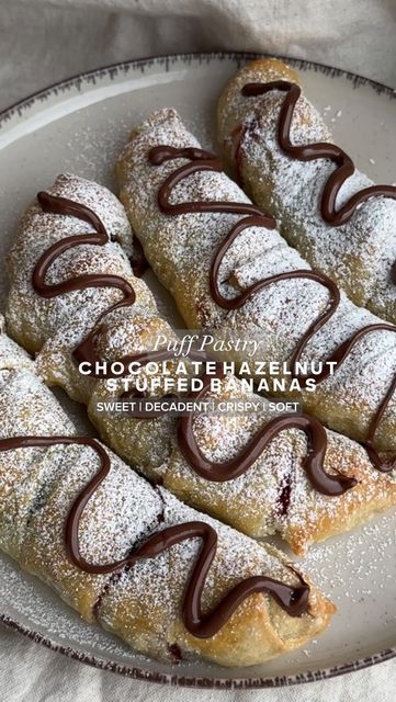 Banana Pastries, Chocolate Banana Dessert, Nutella Pastry Recipes, Banana Pastry, Banana Puff Pastry, Banana Puff Pastry Dessert, Puff Pastry Banana Recipes, Banana Wrapped In Puff Pastry, Banana Chocolate